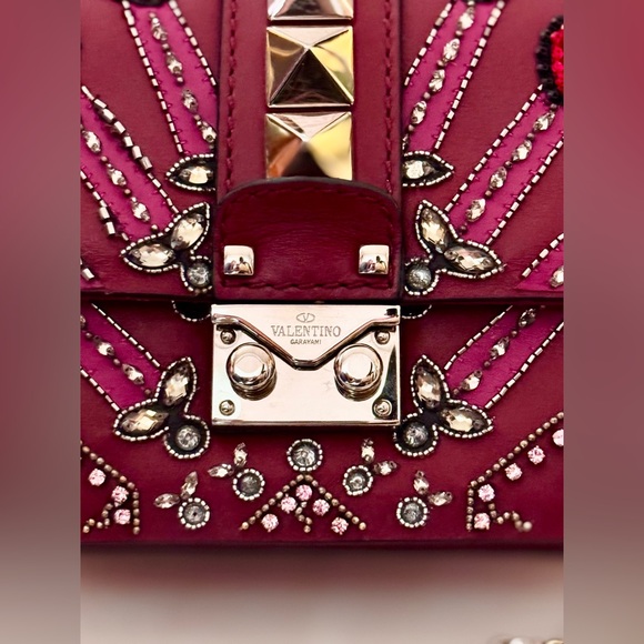 Valentino Garavani Heart Beaded Glam Lock Bag - Picture 6 of 15